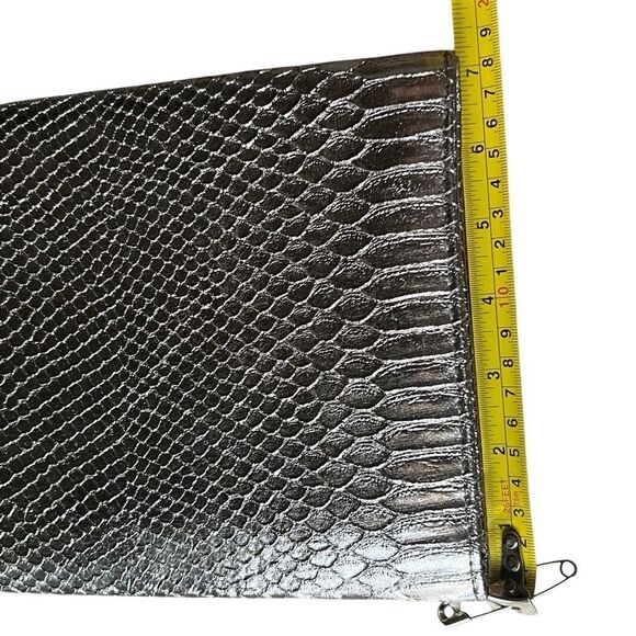 Neiman Marcus Metallic Snake Print Snakeskin Rectangle Evening Wristlet Clutch - Picture 4 of 5